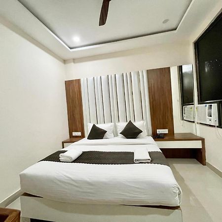 Hotel Shree Radha Krishna فاراناسي المظهر الخارجي الصورة
