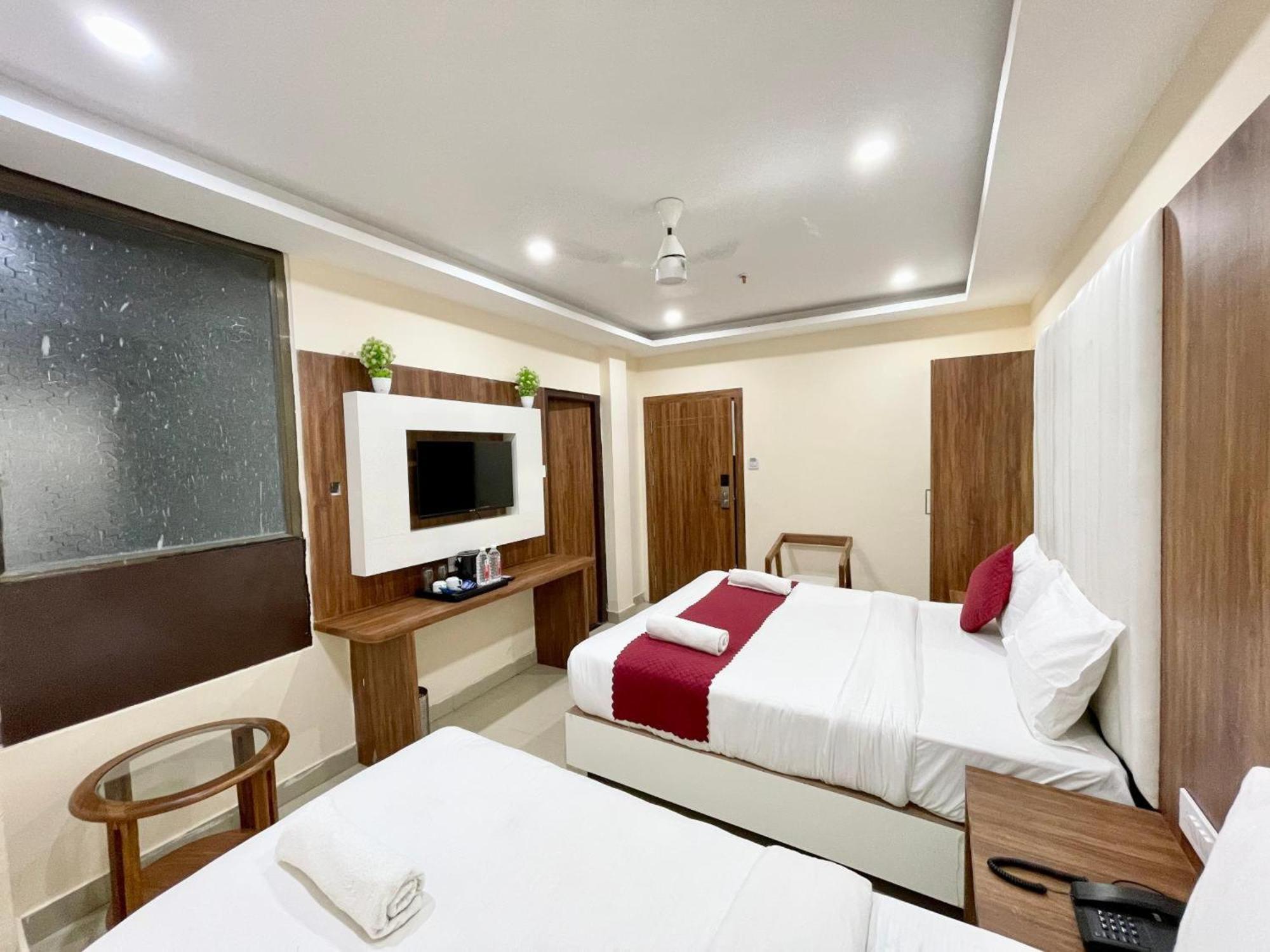 Hotel Shree Radha Krishna فاراناسي المظهر الخارجي الصورة
